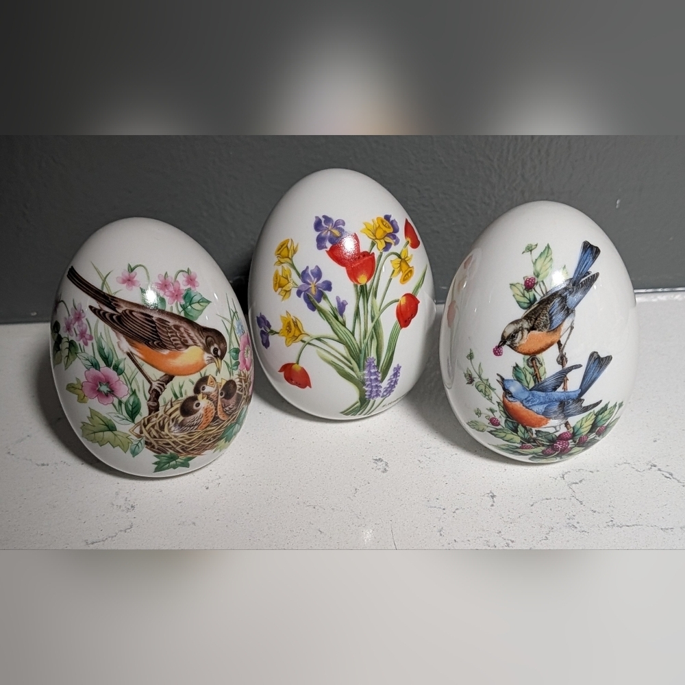 Vintage Avon Set Of 3 Porcelain Eggs, Spring's Brilliance, Spring & Summer Theme